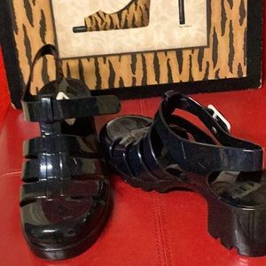 CR STRAPPED BACKLESS FOOTWEAR WITH BUCKLE